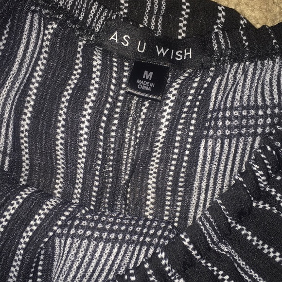✨NWOT✨AS U WISH BLACK & WHITE PIN STRIPE JUMP SUIT - Picture 3 of 5